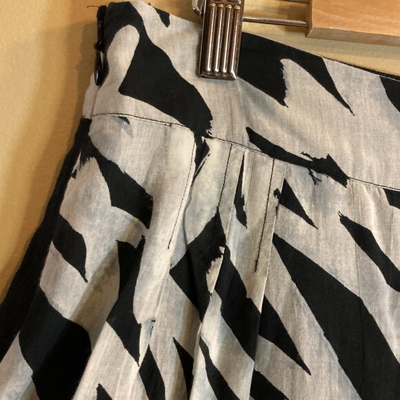 #83 DKNYC A-Line Skirt, Black & White, Size 16 - Picture 2 of 5